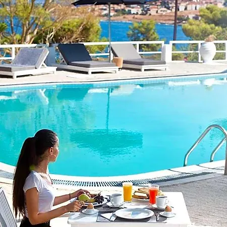 Hotel Akra Morea & Residences 2*
