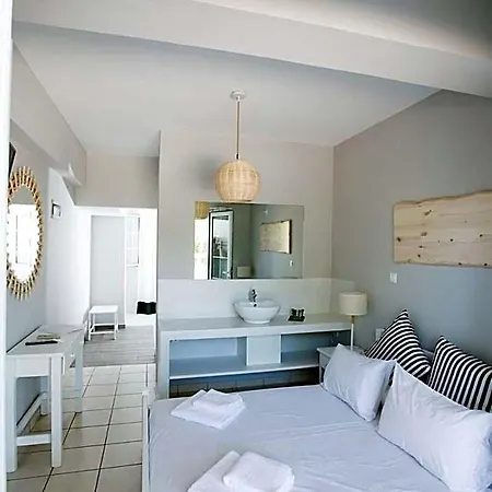 Akra Morea & Residences 2*